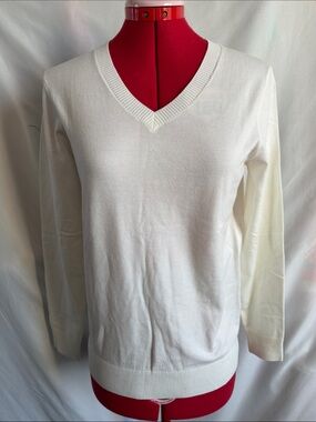 Women's V-Neck Sweater in White